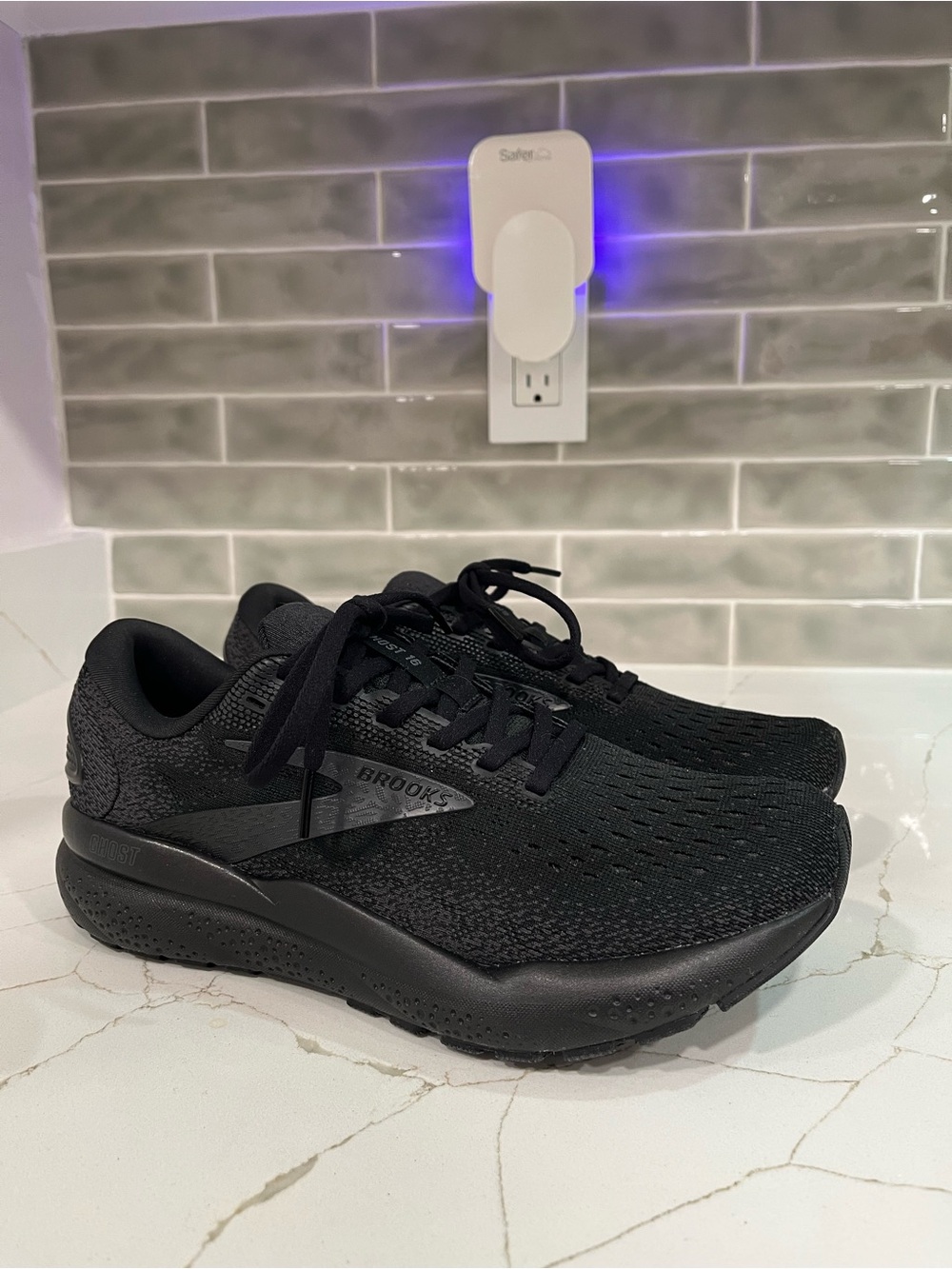Brooks Ghost 16 Running Shoes. Women’s Size 8.5 Color Black
